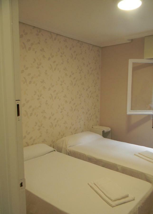 Pension Obel Hotel Villava Buitenkant foto